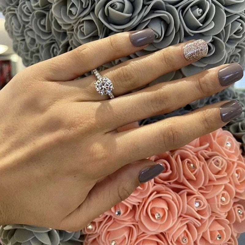 Huitan Trendy Female Set Rings with Brilliant Round Cubic Zircon Wedding Rings High Quality Silver Color Band Engagement Jewelry
