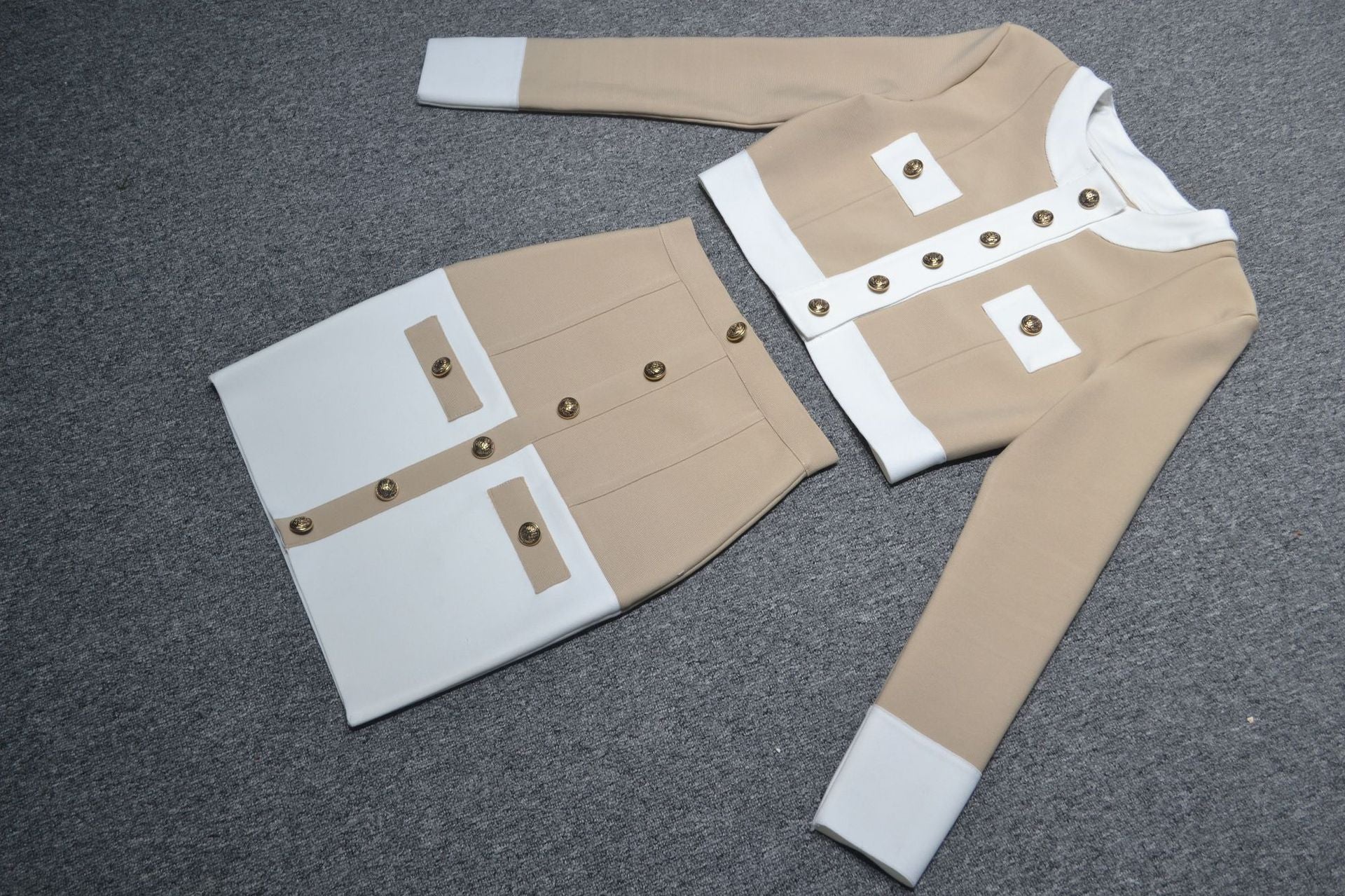 Cross-border 2020 Europe and the United States new temperament black and white color matching breasted cardigan A- line skirt suit factory wholesale 4 colors