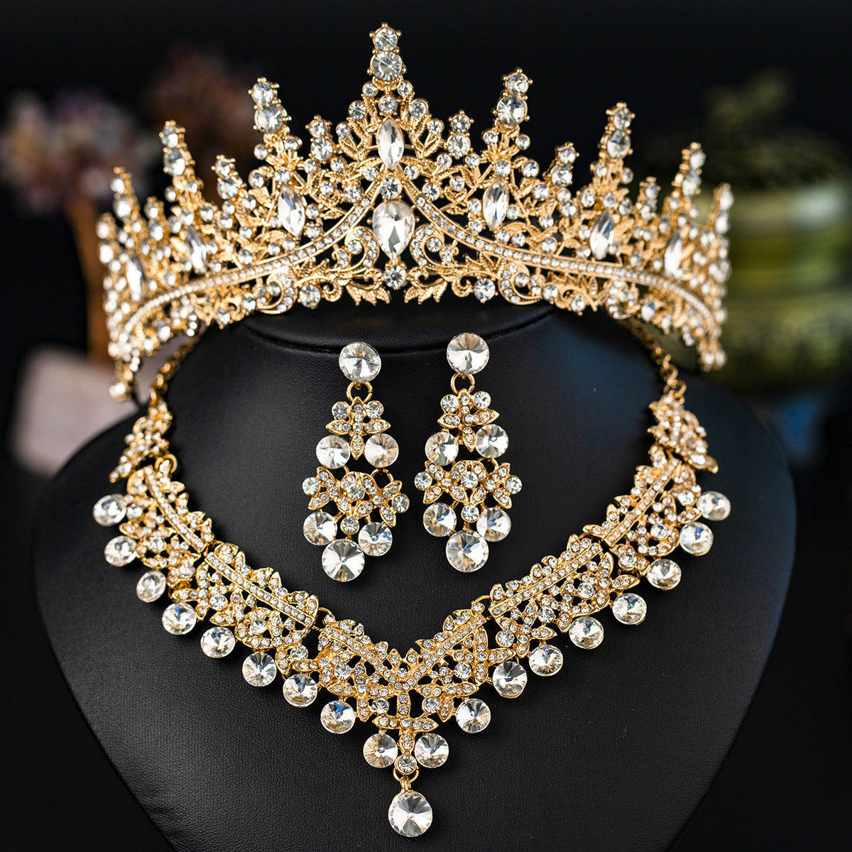 European and American Bride Jewelry Three-piece Suit High-class Dance Wedding Jewelry Alloy Diamond Crown Necklace Earrings suit