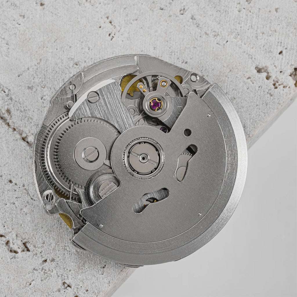 China NH35 Movement Can Replace The Japanese NH35 Movement Date At 3 o'clock Calendar High Accuracy Automatic Mechanical NH35A