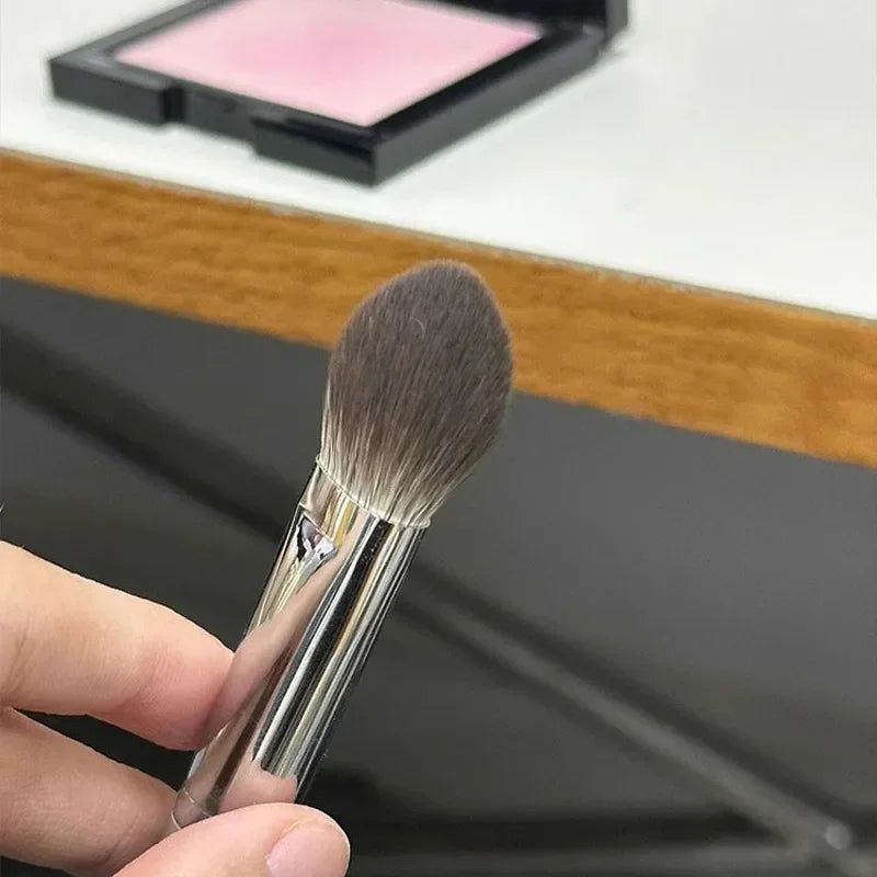 1/2PCS Peach Heart Blusher Brush - Precision Flat Applicator for Powder/Cream/Liquid, Vegan & Cruelty-Free Makeup Tool
