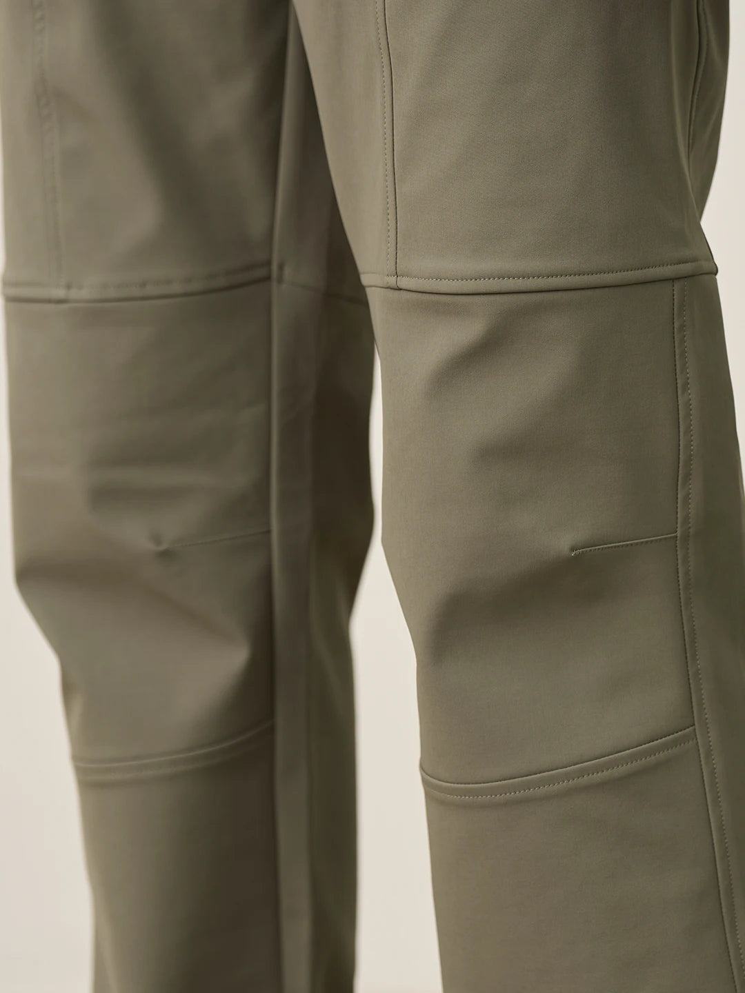 SIMWOOD 2026 Spring New Loose Straight Water Repellent Softshell Pants Men Elastic Hiking Trouser