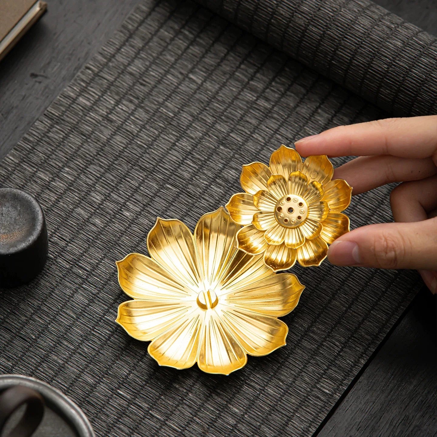 Buddhism Lotus Line Incense Alloy Incense Burner Stick Holder  plate Sandalwood Coil Base Temples Yoga Studios Home Decoration