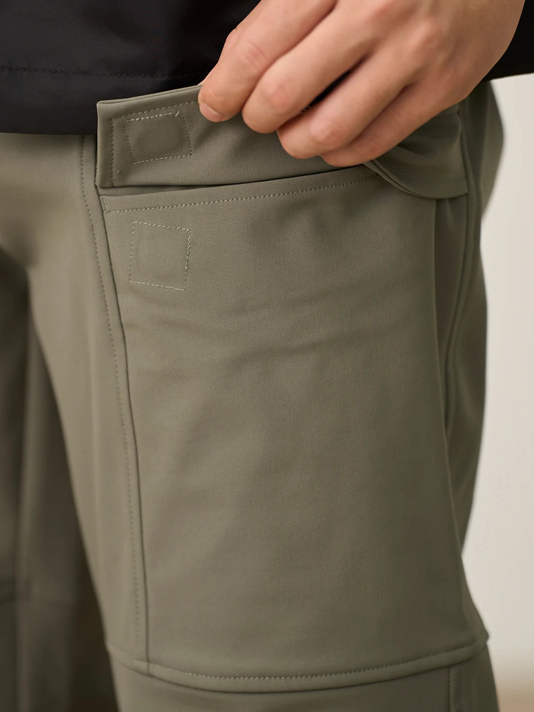 SIMWOOD 2026 Spring New Loose Straight Water Repellent Softshell Pants Men Elastic Hiking Trouser