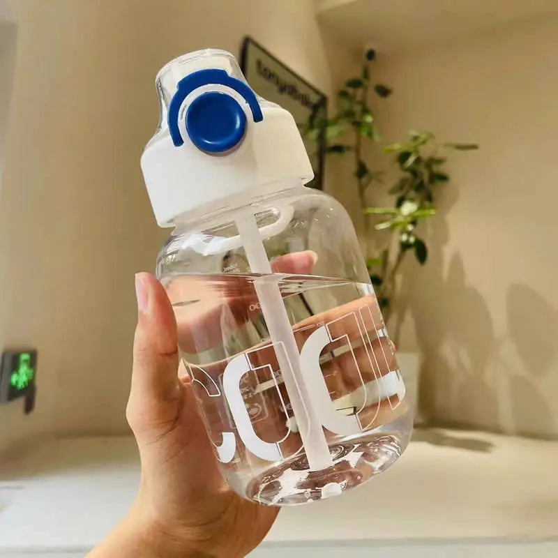 700ml/23.67oz Hot and Cold Resistant Large Capacity Plastic Portable Sports Water Bottle With Straw and Capacity Scale