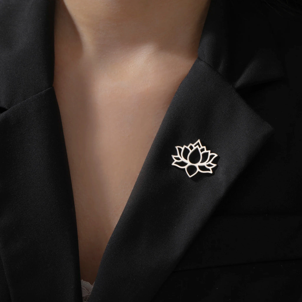Skyrim Lotus Flower Women's Brooch Stainless Steel Gold Color Suit Badge Lapel Pin Yoga Buddhism Amulet Accessories Wholesale